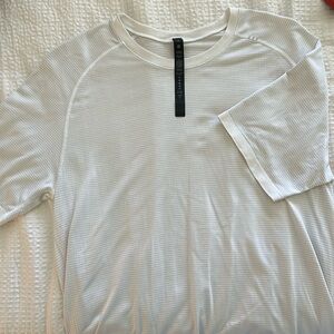 Lululemon Metal Vent Tech short sleeve shirt